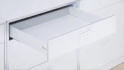 Výsuvný box ELEGANCE 450 - bílý - Vsuvn box WIRELI Elegance, nov modern design v podob hranatch bonic, pikov kvalita pojezd.